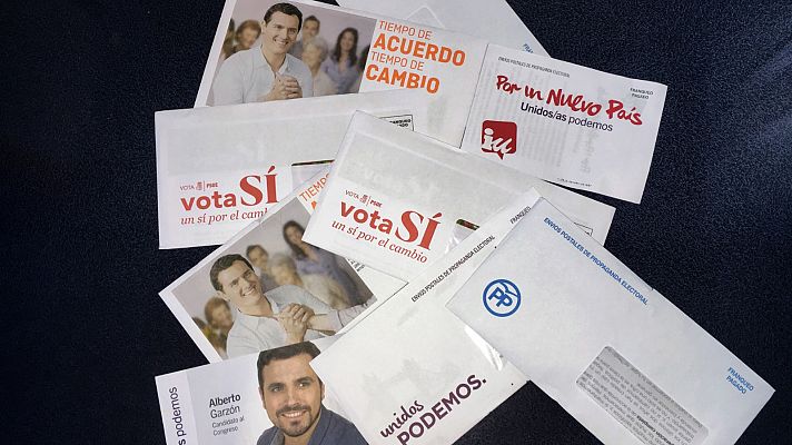 Sobres de envo postal electoral utilizados en las pasadas elecciones generales