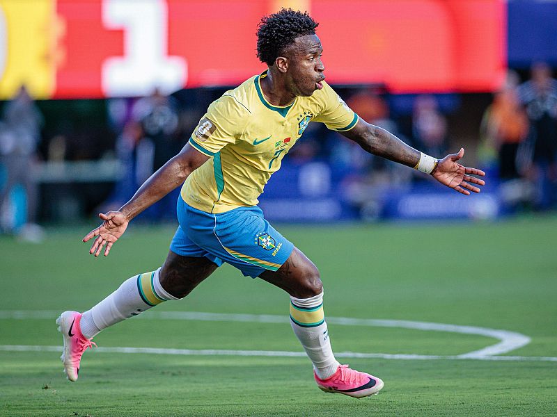 Vinicius Junior, de Brasil, celebra tras marcar el primer gol de su equipo contra Marruecos.