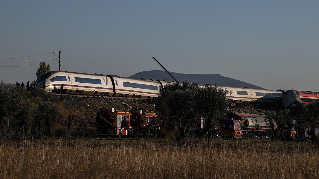 EuropaPress_7874922_agentes_servicios_emergencias_trabajan_lugar_hechos_28_octubre_2026_urda_toledo