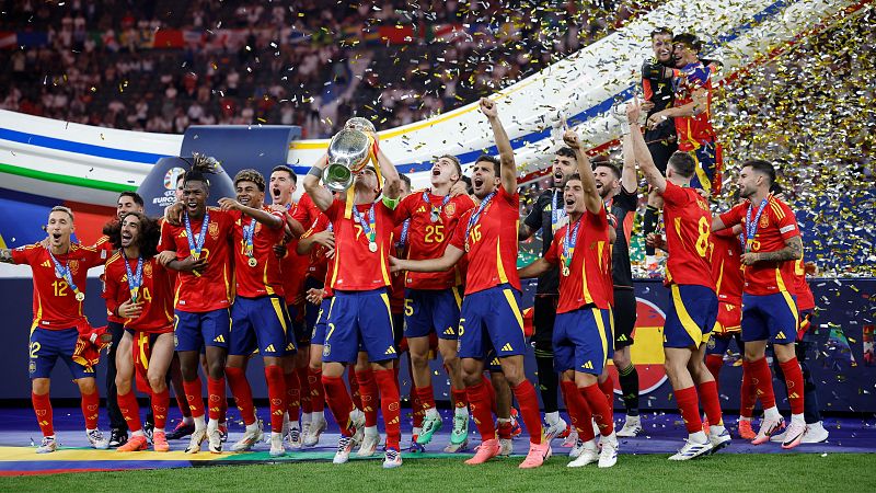 Eurocopa 2024 | lvaro Morata levanta el trofeo junto a sus compaeros