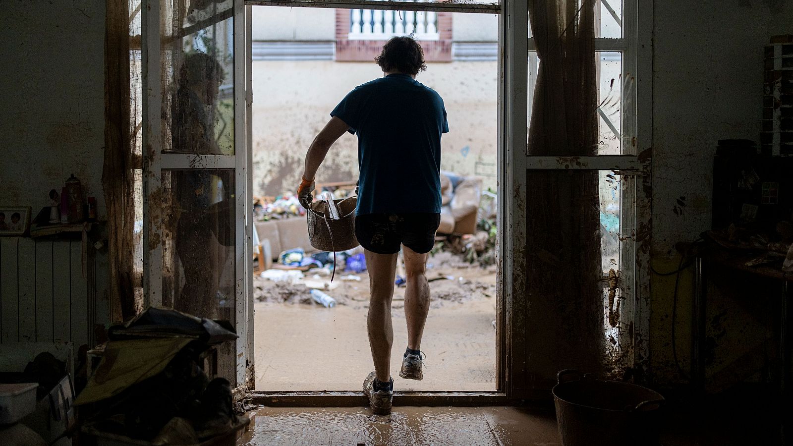 La basura amenaza las ciudades afectadas por la DANA