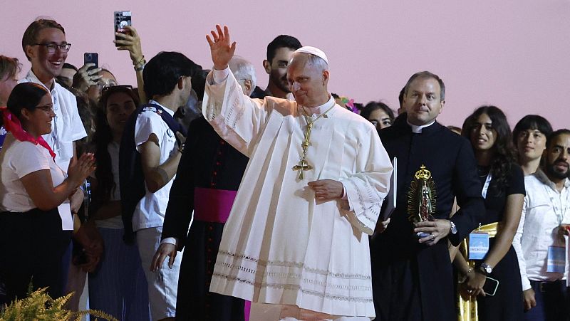 Len XIV llama a los jvenes a "construir un mundo ms humano" en un multitudinario Jubileo