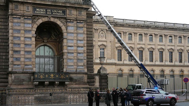 Un atraco sin heridos al Louvre
