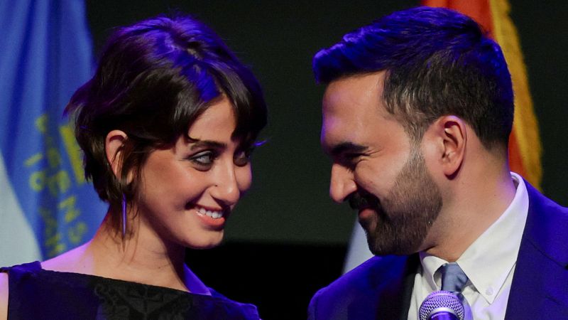 Mamdani junto a su mujer Rama Duwaji tras conocer la victoria electoral