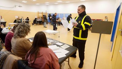 Entrega de los votos por correo en las elecciones de Arag�n