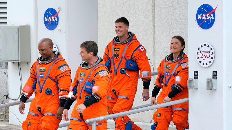 NASA_Artemis_Moonshot_27252