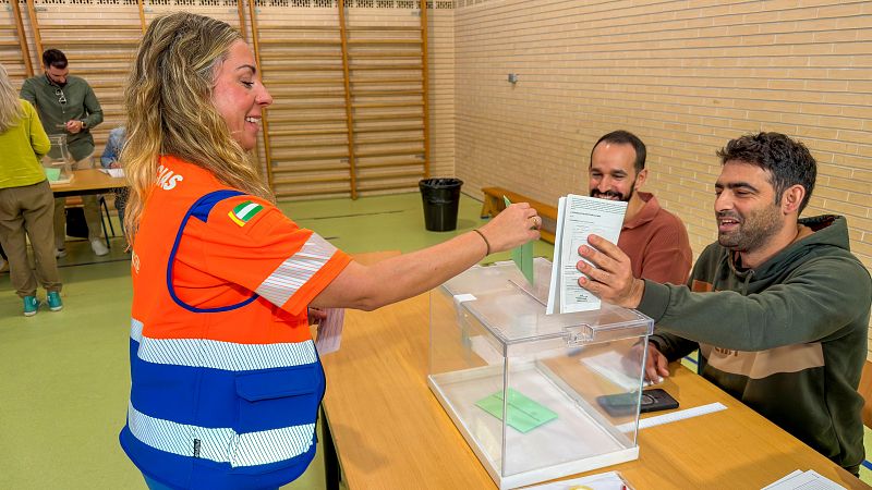 Constituidas todas las mesas electorales en Andaluc�a