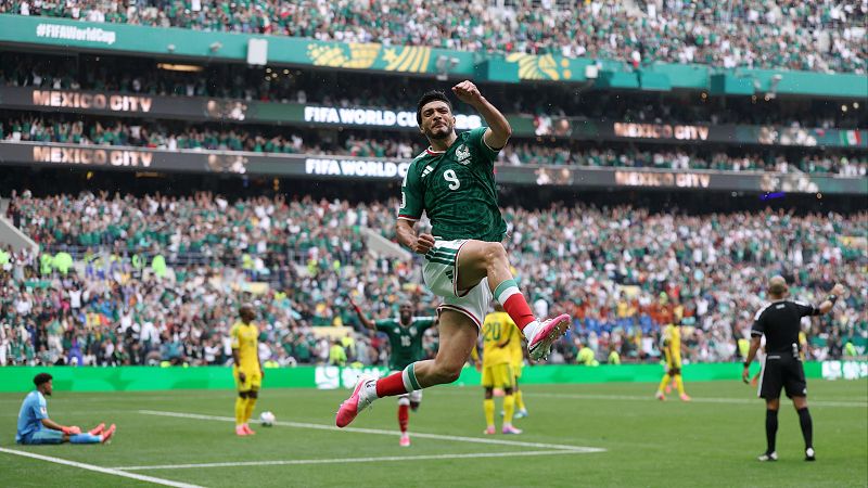 Ra�l Jim�nez celebra su gol a Sud�frica en el MUndial 2026