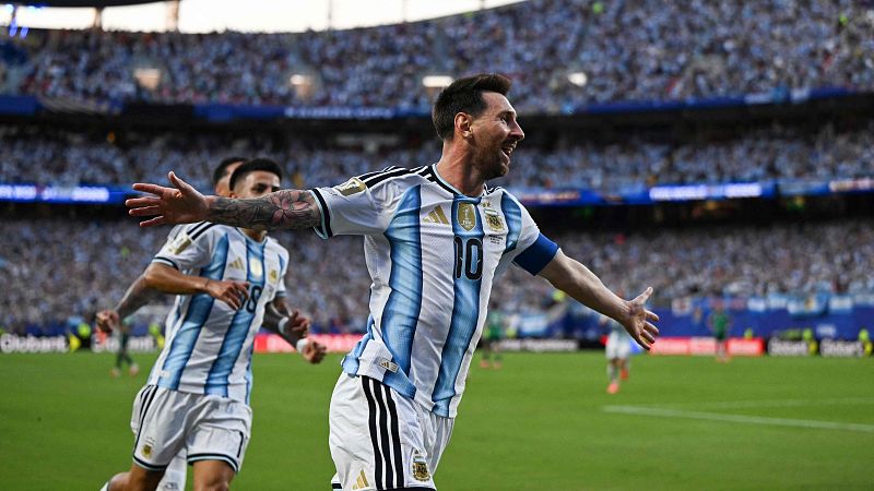 Lionel Messi celebra su gol ante Argelia en el Mundial 2026