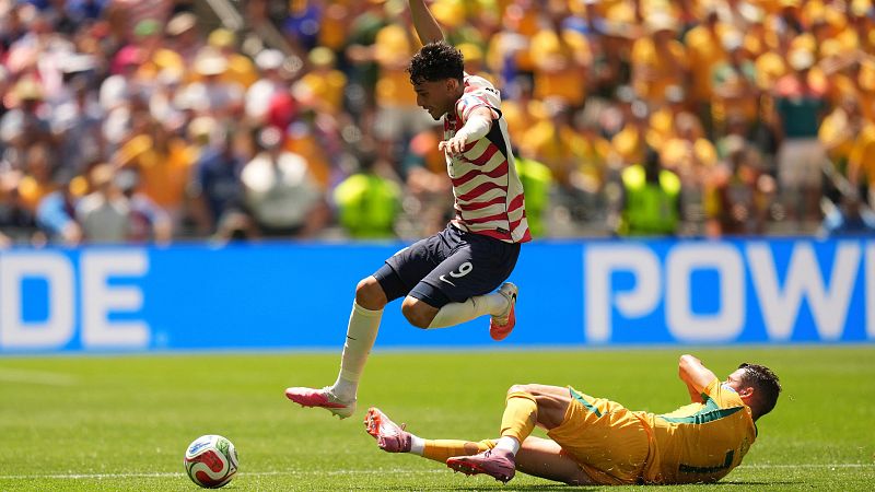 Australia_US_WCup_Soccer_51_66