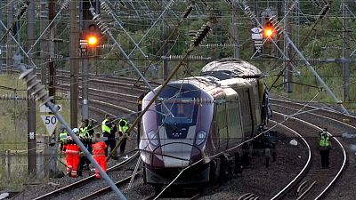 Al menos un muerto y decenas de heridos en un choque de dos trenes cerca de Bedford, en el centro de Inglaterra