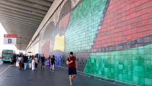 Mural de Joan Mir� a la T2 de l?aeorport del Prat