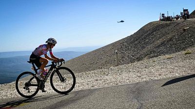 Niewiadoma se exhibe en la etapa del Mont Ventoux