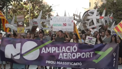 Protesta contra l'ampliaci� de l'aeroport a Eivissa