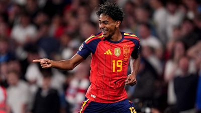 Lamine Yamal celebra su gol en Wembley contra Inglaterra