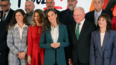 La reina pide "atenci�n especializada y profesionales suficientes" en salud mental