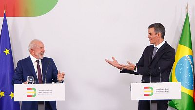 El presidente del Gobierno, Pedro S�nchez, y el presidente brasile�o, Luiz In�cio Lula da Silva, durante una cumbre en Barcelona.