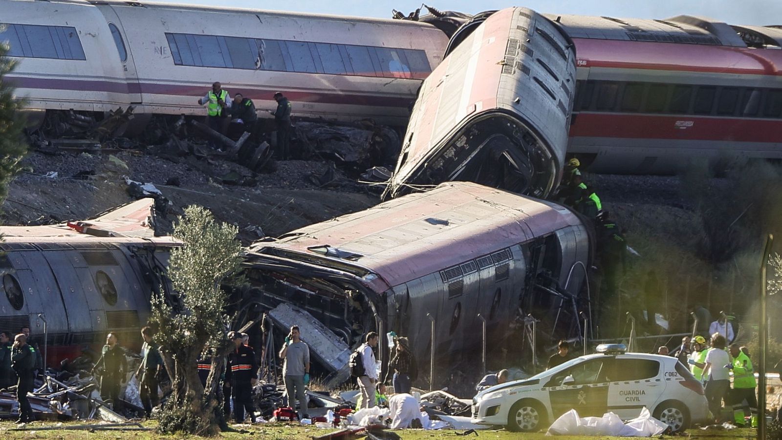 Chocan dos trenes de alta velocidad, uno de Renfe y otro de Iryo
