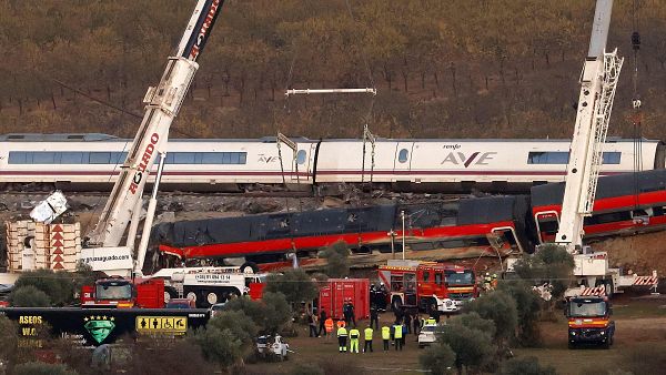 Trabajos en la zona de la tragedia ferroviaria en Urda
