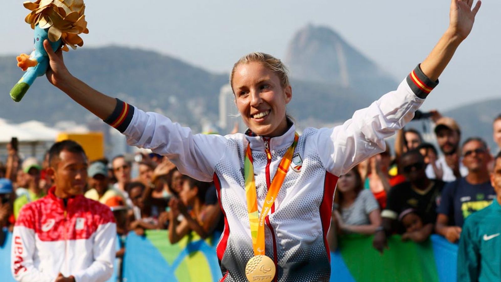 Elena Congost lidera el fin de fiesta con un oro en la maratn