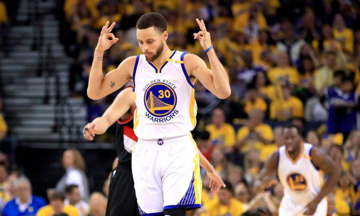 Curry lidera a Warriors ante Blazers