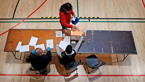 La participacin en Catalua se desploma 22,5 puntos a las 18.00 y se sita en el 45%