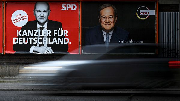 Elecciones alemanas 2021  Carteles con los candidatos Olaf Scholz (SPD) y Armin Laschet (CDU)