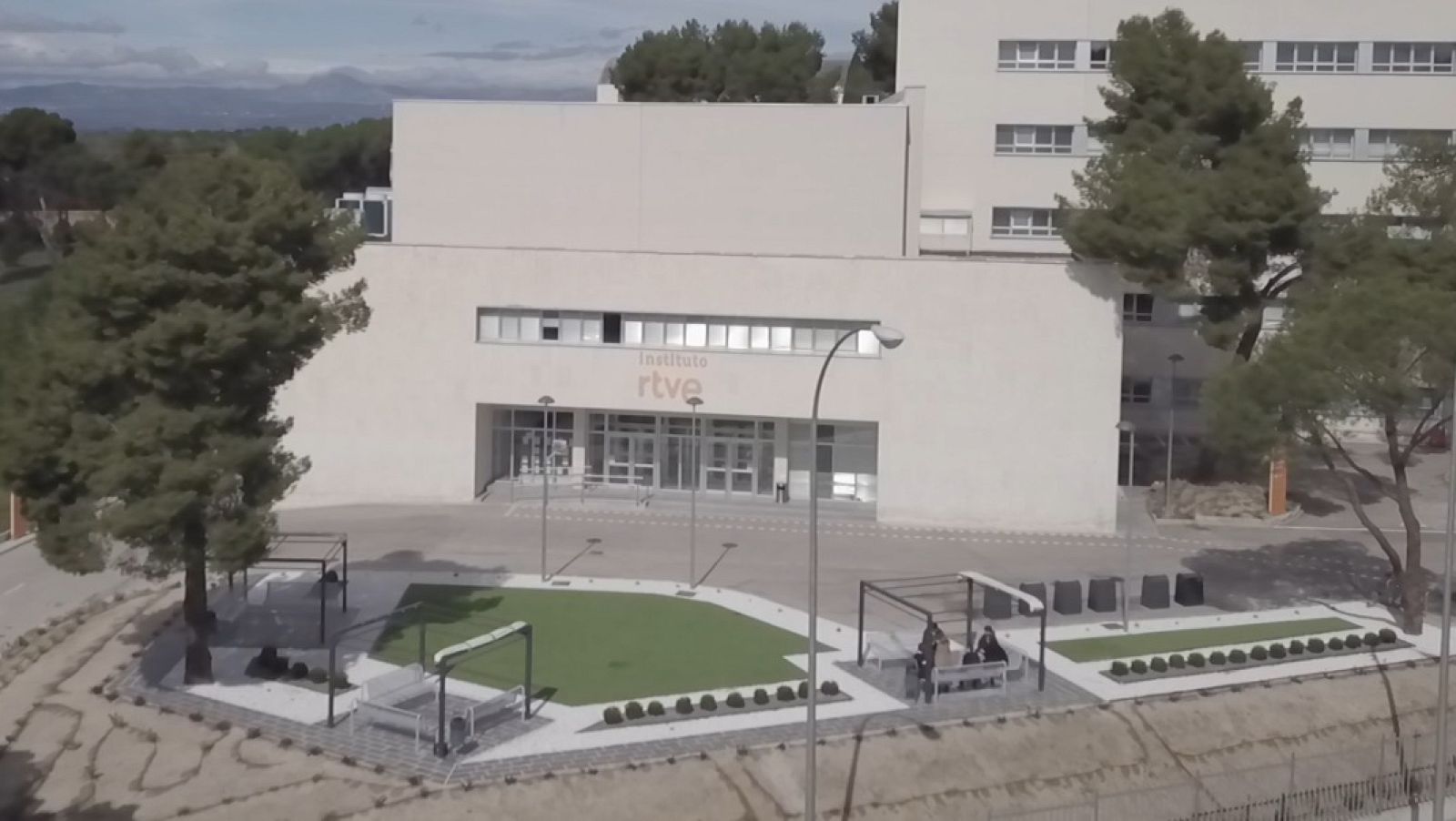 Fachada instituto dron1