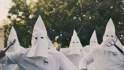 Varios candidatos para las elecciones de EE.UU. publican anuncios controvertidos