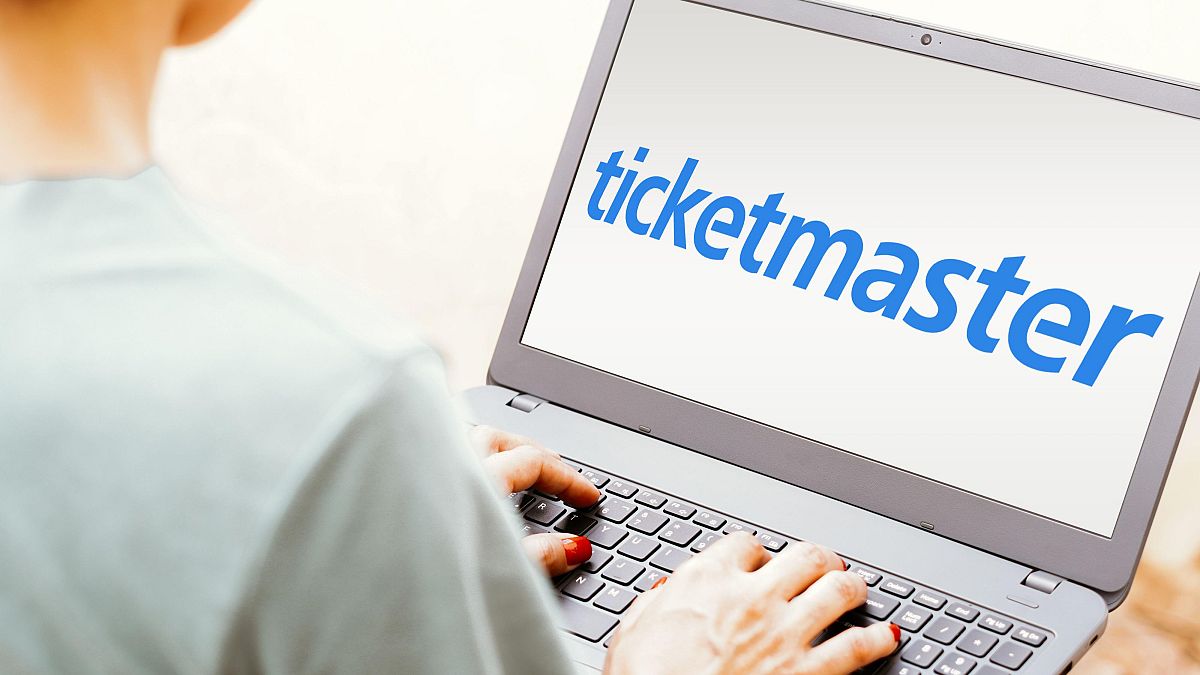 Un candado digital simbolizando la ciberseguridad para empresas tras la brecha de Ticketmaster