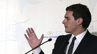 El líder de Ciudadanos, Albert Rivera, propone un debate a cuatro a Rajoy, Sánchez e Iglesias y el PP lo rechaza El líder de Ciudadanos, Albert Rivera, propone un debate a cuatro a Rajoy, Sánchez e Iglesias y el PP lo rechaza