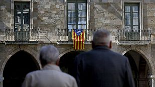 La Junta Electoral Central ordena retirar la estelada de los edificios públicos La Junta Electoral Central ordena retirar la estelada de los edificios públicos