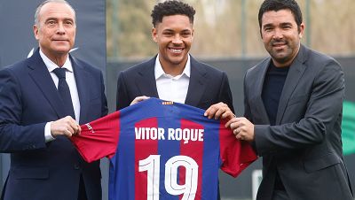 presentacion-vitor-roque-como-