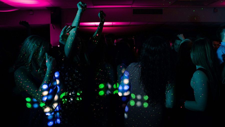 Per què les drogues de disseny estan de moda entre els adolescents?