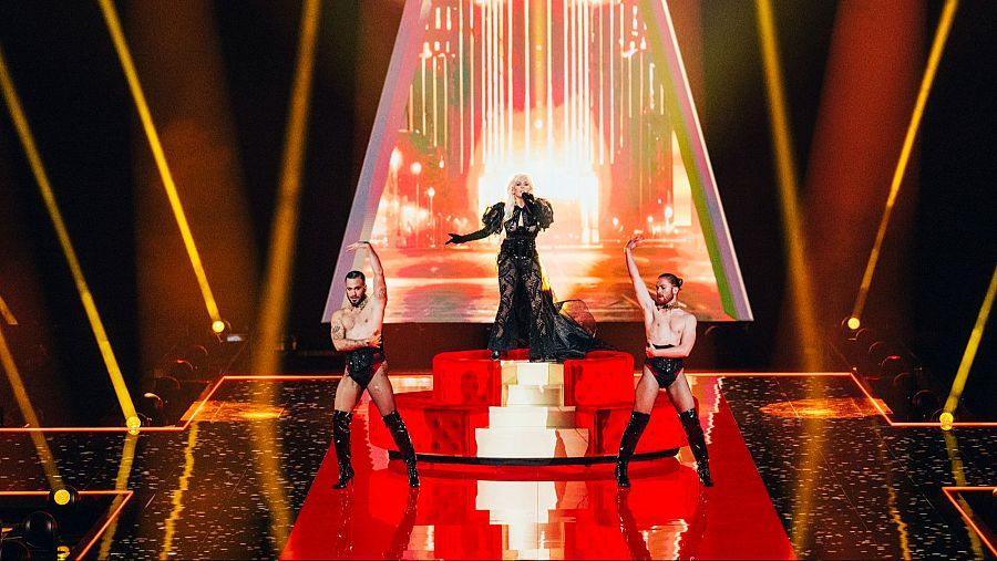 Nebulossa canta "ZORRA" en el Malmö Arena durante su primer ensayo