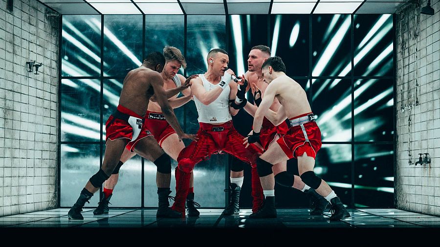 Olly Alexander durante su primer ensayo en Eurovisión 2024