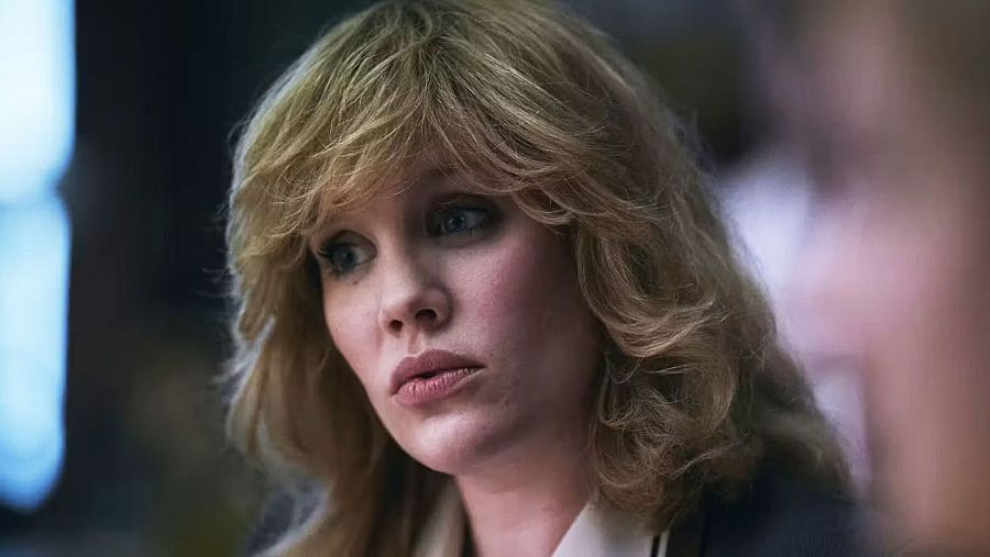Emerald Fennell (conocida por su interpretación de Camilla Parker-Bowles en The Crown)