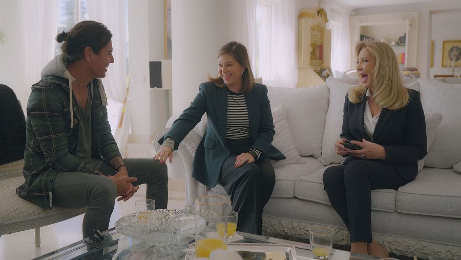 Julio Iglesias Jr., Chábeli y Norma Duval