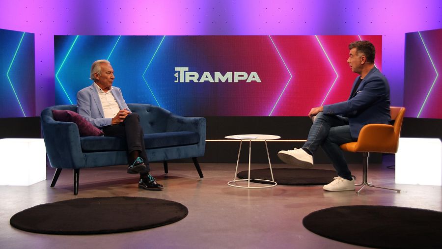 El locutor Justo Molinero i Pep Plaza al plató de 'La Trampa'