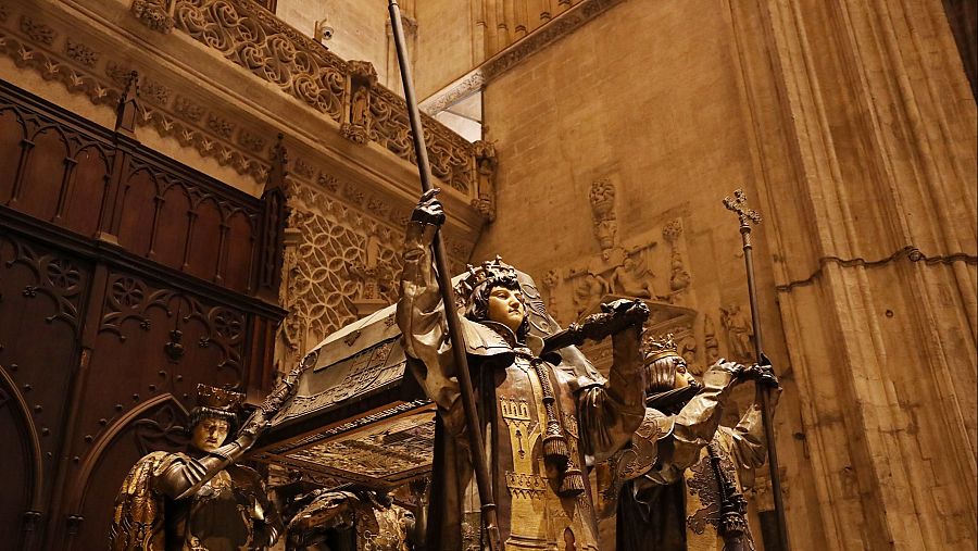 Tumba de Cristóbal Colón en la Catedral de Sevilla