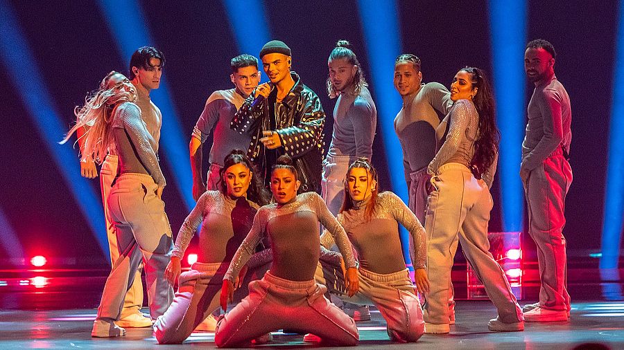 Abraham Mateo en Eurovisión Junior 2024 con su cuerpo de baile.