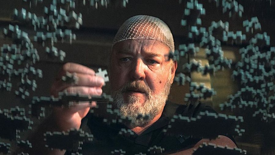 Russell Crowe hace un puzle a la vez que reconstruye sus recuerdos en 'Sombras del pasado'
