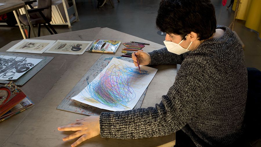 Marina Sacaluga trabajando