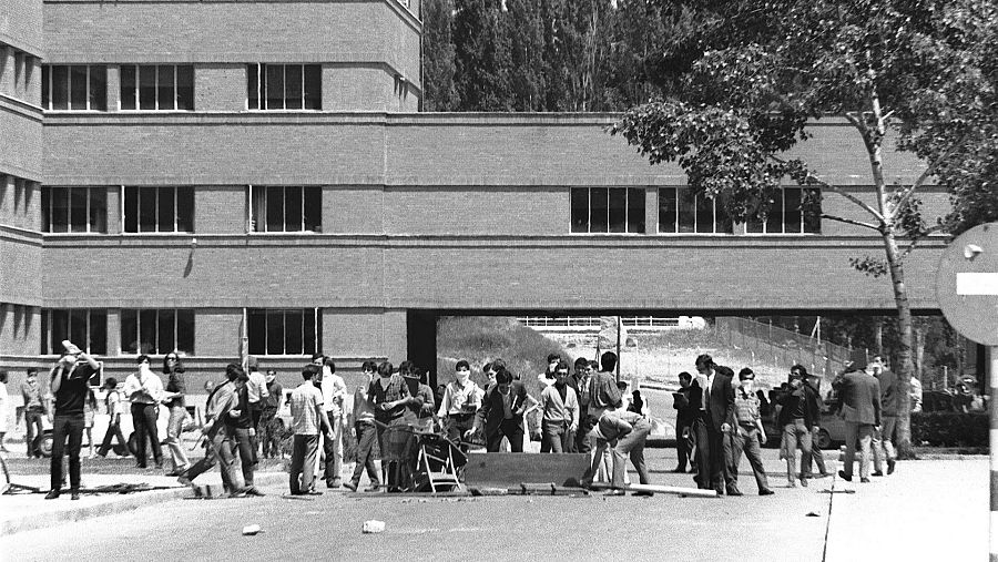 Protestas estudiantiles en la Facultad de Ciencias de Ciudad Universitaria de Madrid, en 1968