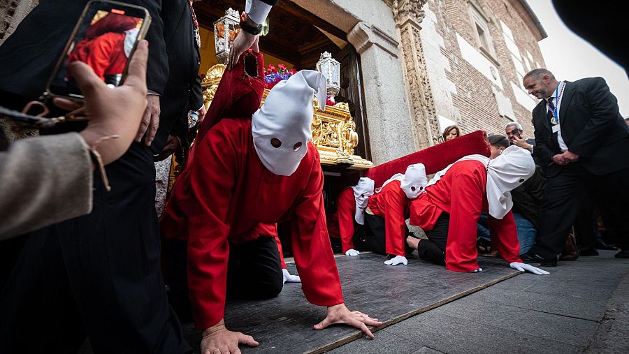 ALCALÁ DE HENARES, Madrid, Procesión del Santo Cristo de la Columna y María Santísima de las Lágrimas.