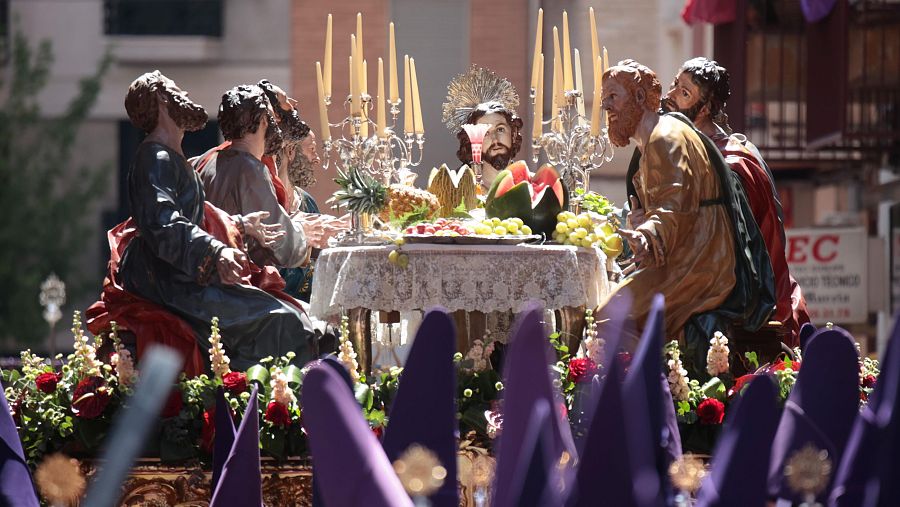 Paso de La Última Cena durante la procesión de la Cofradía de Nuestro Padre Jesús este Viernes Santo