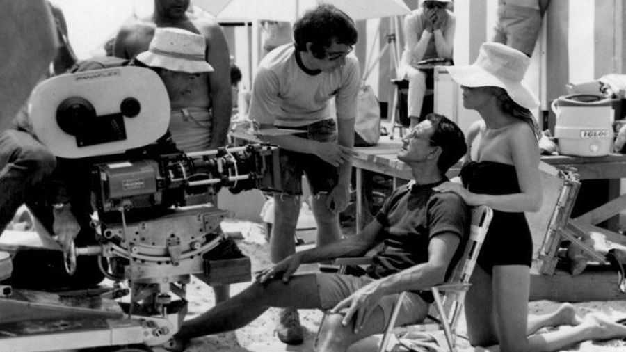 Steven Spielberg y Roy Scheider en Tiburón (1975)
