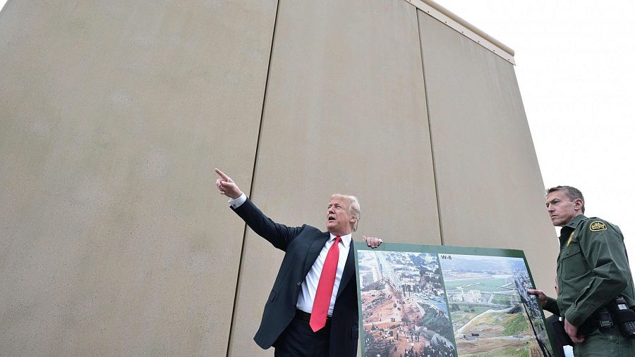 El famós "mur de Trump" comença a la platja de Tijuana