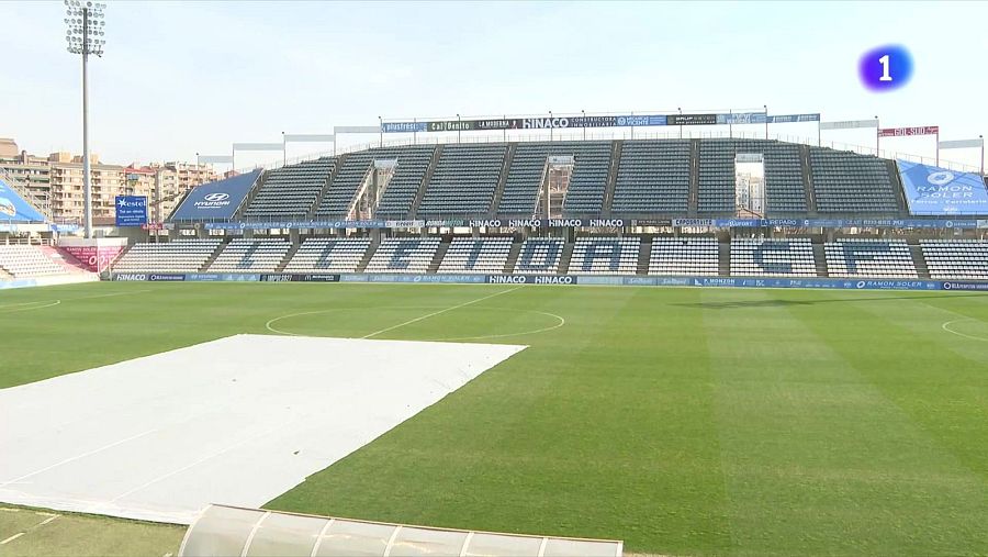 Els tres clubs que fan servir el Camp d'Esports de Lleida discuteixen pel ressembrat de la gespa.