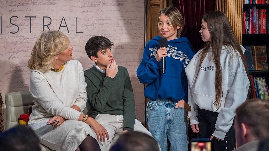 Alex Garrido y Daniela Valladolid, bailarines de Eurovisión Junior 2025